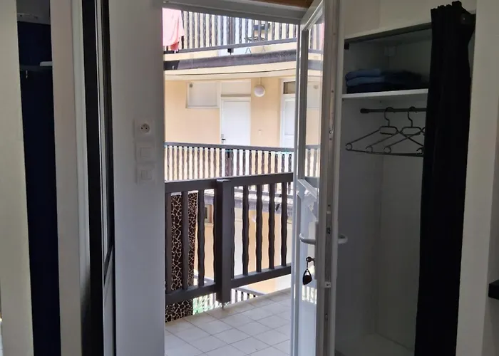 Apartment Dans Tour Mythique A Port Grimaud